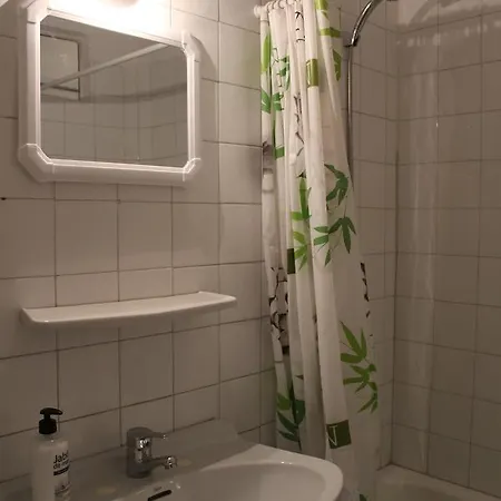 Apartamento Antiguo De Dos Habitaciones * 比戈